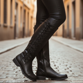 Black / 4